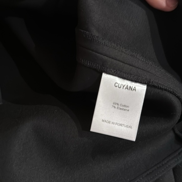 Cuyana Cotton Twill Paneled Skirt in Black. - Picture 6 of 6